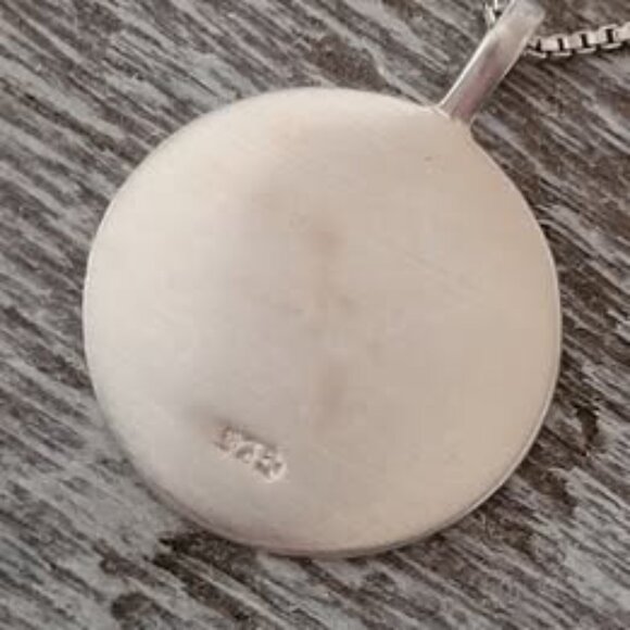 Sterling Silver 18" Box Chain Necklace With Sterling Silver Mom Pendant - Picture 3 of 3